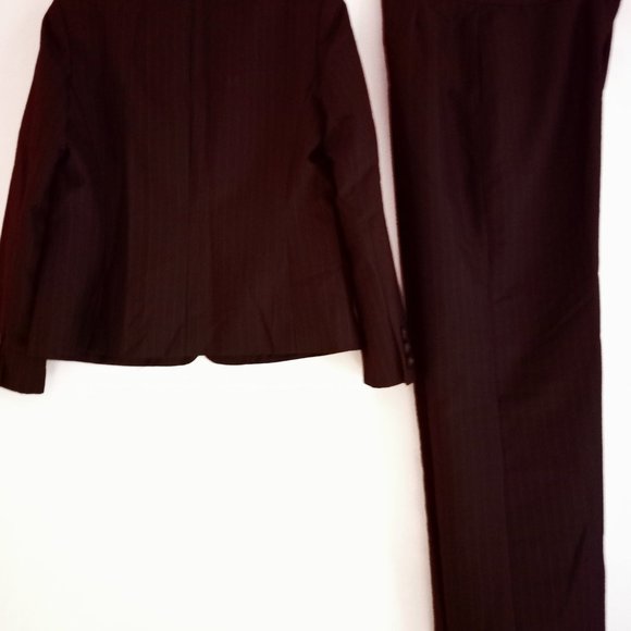 STYLISH! KASPER CHOCOLATE  2PCS PANTS SUIT, 2 Buttons Pinstripe Womens Size 8P - Picture 2 of 3